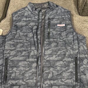 Vineyard Vines Men's Gray Camo Vest